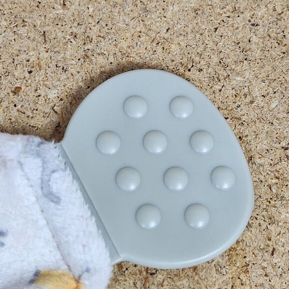 Modern Baby Giraffe Security Blanket Lovey Teether Toy White yellow gray Rattle - Picture 5 of 14